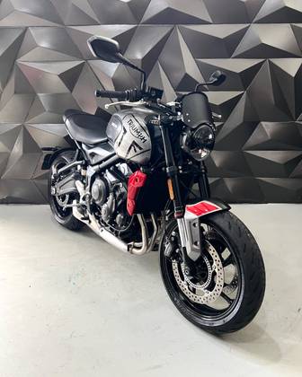 TRIUMPH TRIDENT 660 